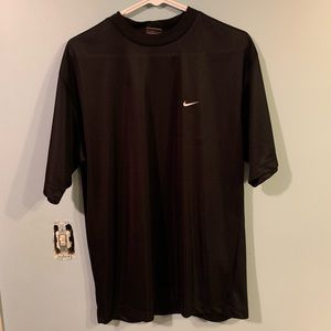 Black Nike T